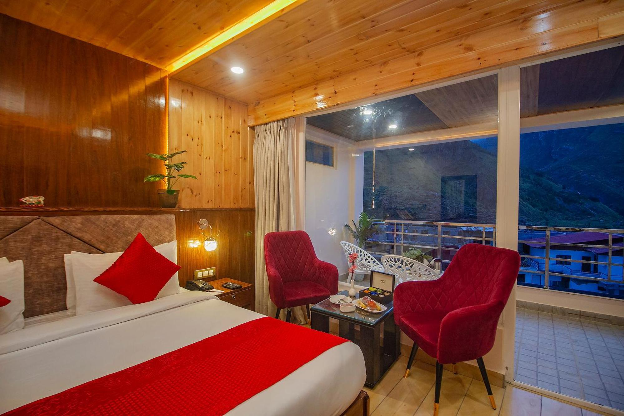 Amritara The Avadh Hotel Бадринат Екстериор снимка