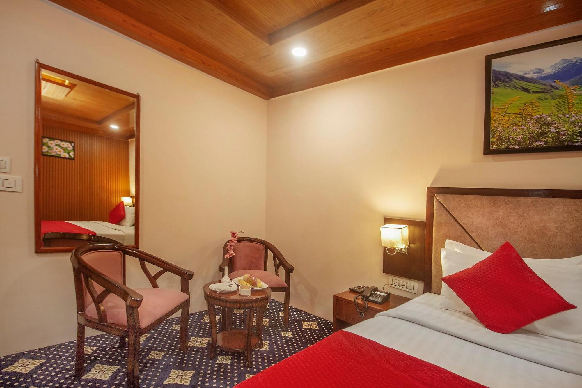 Amritara The Avadh Hotel Бадринат Екстериор снимка
