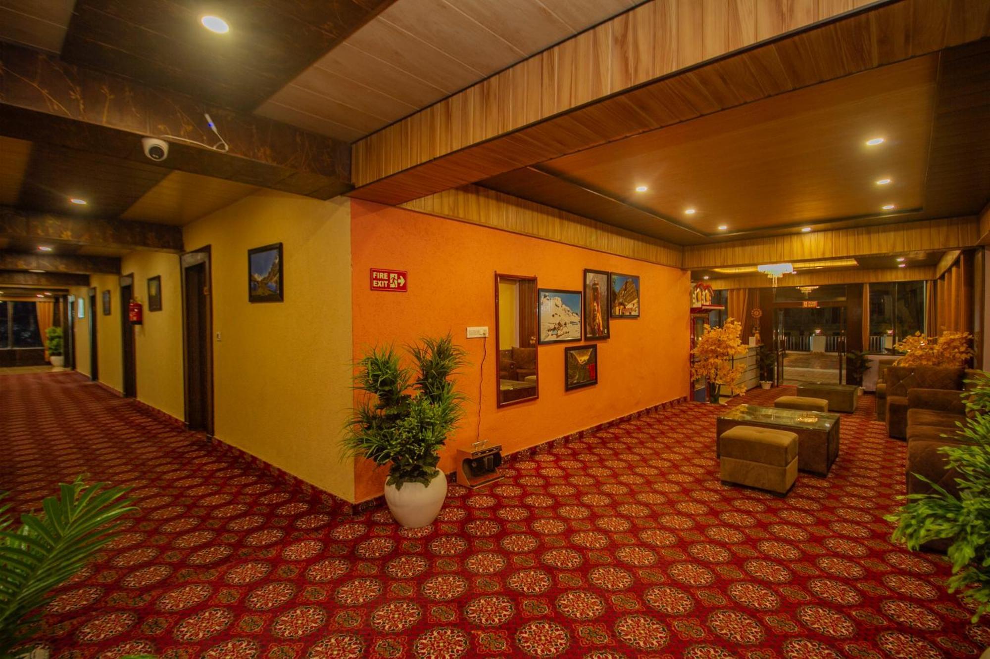 Amritara The Avadh Hotel Бадринат Екстериор снимка