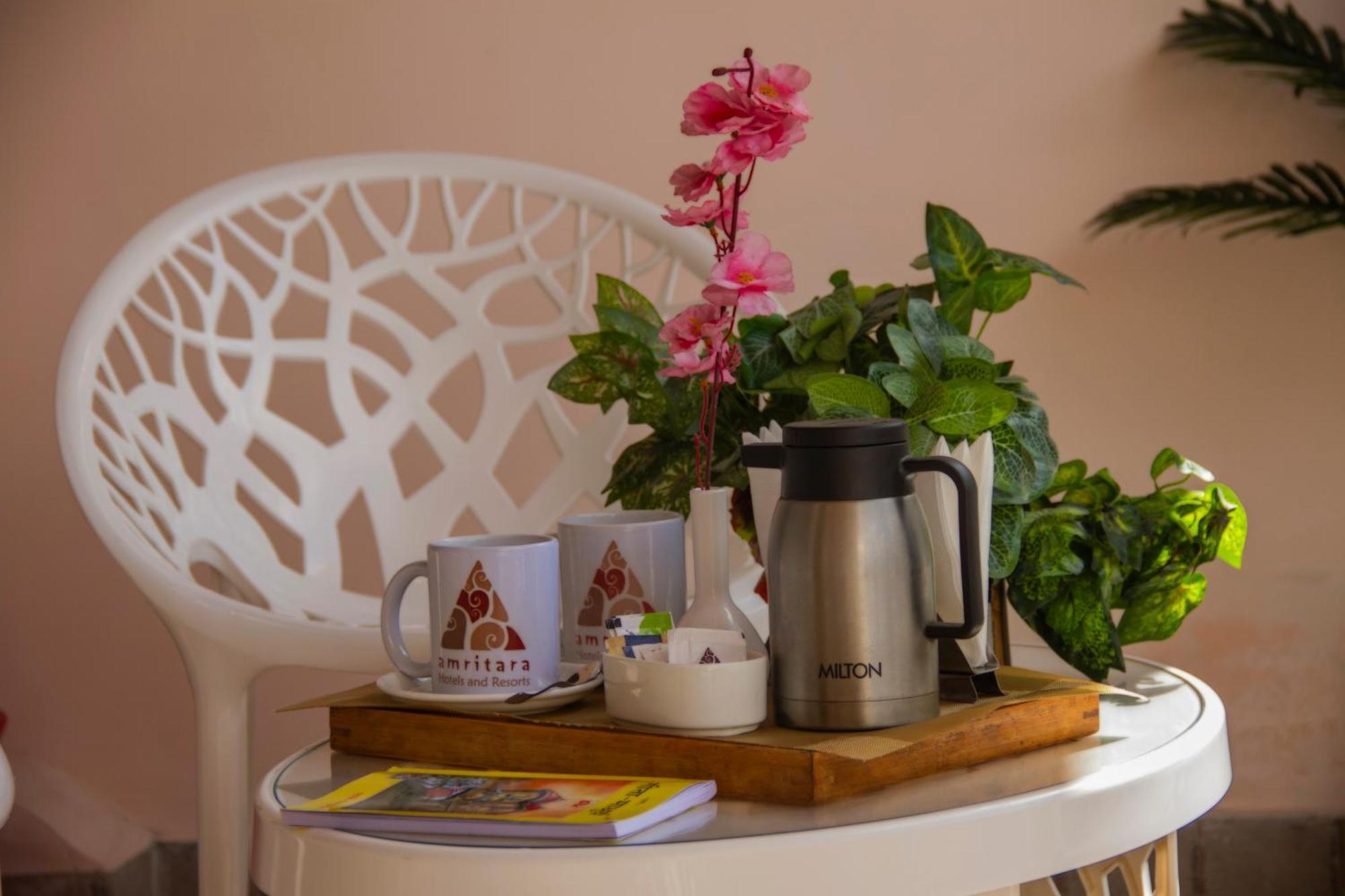 Amritara The Avadh Hotel Бадринат Екстериор снимка