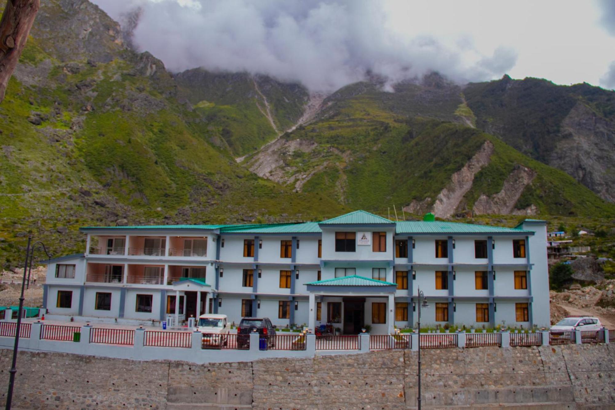Amritara The Avadh Hotel Бадринат Екстериор снимка