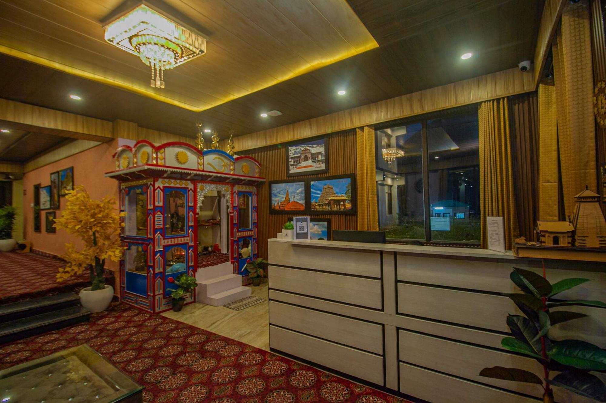 Amritara The Avadh Hotel Бадринат Екстериор снимка