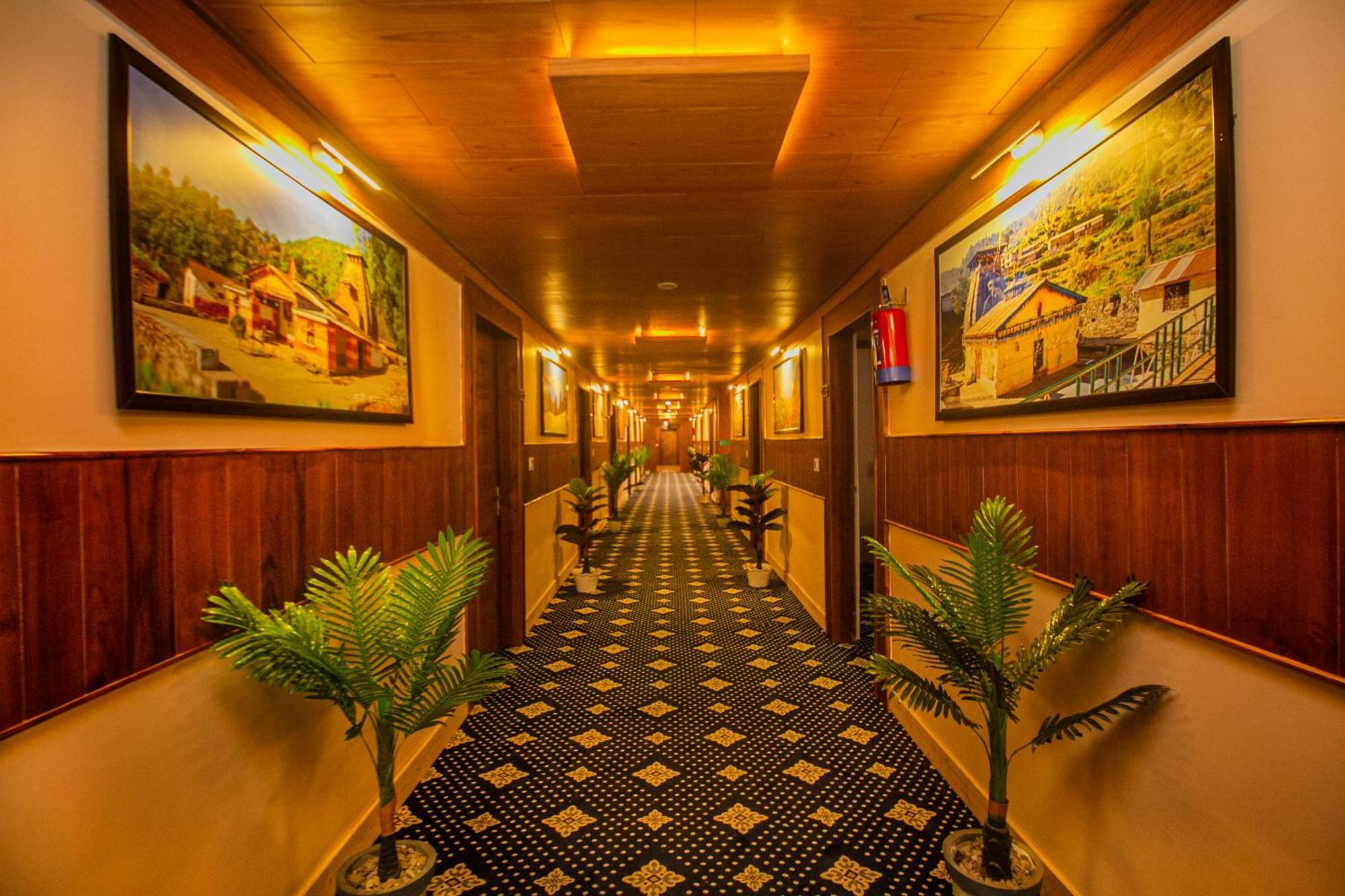 Amritara The Avadh Hotel Бадринат Екстериор снимка